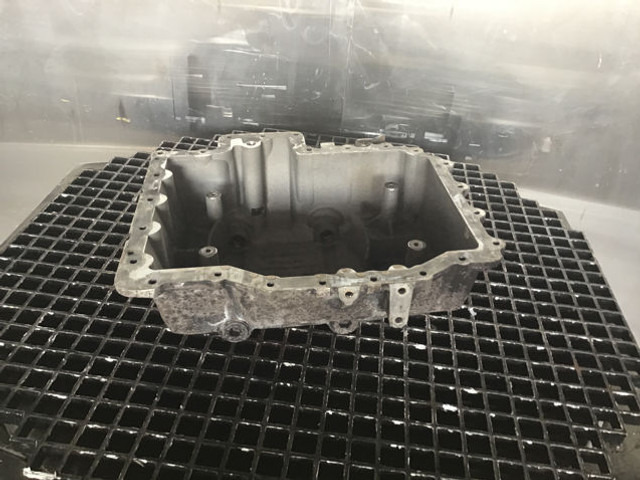 Liebherr Oil Sump - Karter: slika 1 Liebherr Oil Sump - Karter: slika 1
