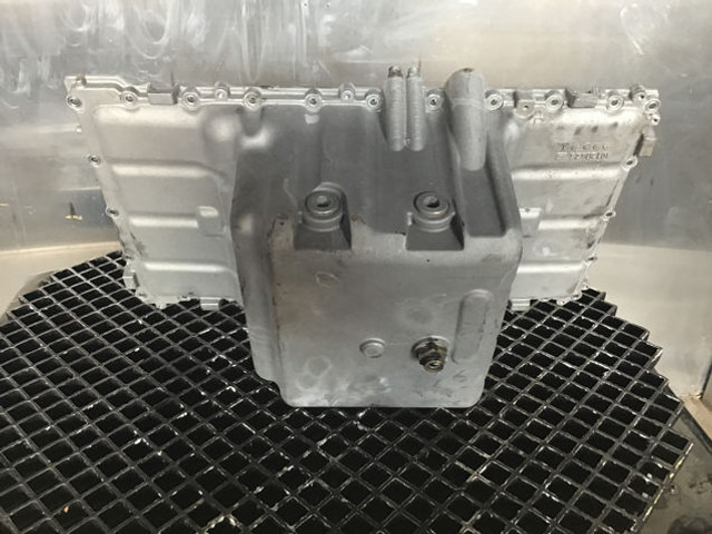 Liebherr Oil Sump - Karter: slika 2 Liebherr Oil Sump - Karter: slika 2