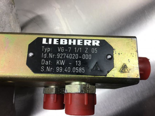 Liebherr Pilot Control Unit - Pedal: slika 5 Liebherr Pilot Control Unit - Pedal: slika 5