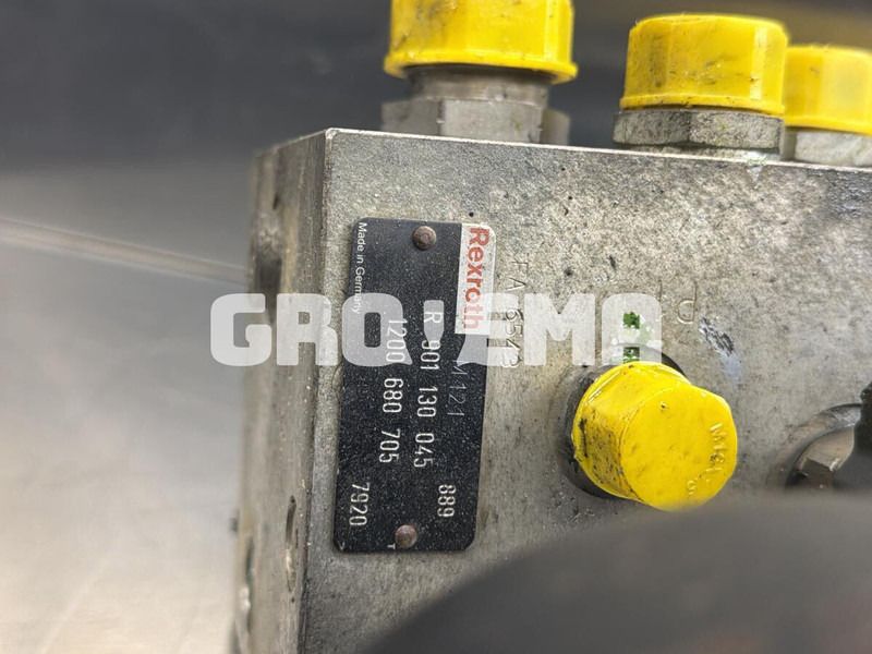 Liebherr R926 COMP / R926 K-LC / R926 LC / R926 CL / R926 NLC / R926 SLC / R926 WLC / R906 WLC - Hidravlika: slika 3 Liebherr R926 COMP / R926 K-LC / R926 LC / R926 CL / R926 NLC / R926 SLC / R926 WLC / R906 WLC - Hidravlika: slika 3