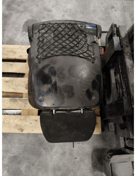 Liebherr R926 COMP / R946 LC / R946 LC-V / R946 NLC / R946 S-HD / R950 / R950 LC-V / R950 S-HD / R922 LC / R926 LC / R920 LC / R920 NLC / - Sedež: slika 1 Liebherr R926 COMP / R946 LC / R946 LC-V / R946 NLC / R946 S-HD / R950 / R950 LC-V / R950 S-HD / R922 LC / R926 LC / R920 LC / R920 NLC / - Sedež: slika 1