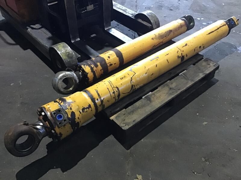 Liebherr R934B / R944 / R954B / R954C / A954 Li / A954B Li / R934C / R942 LI / R954 - Hidravlični cilinder: slika 2 Liebherr R934B / R944 / R954B / R954C / A954 Li / A954B Li / R934C / R942 LI / R954 - Hidravlični cilinder: slika 2