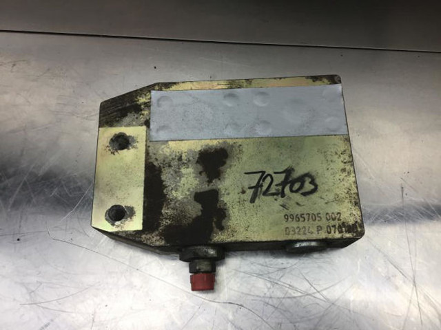 Liebherr Valve Distribution Block - Hidravlika: slika 3 Liebherr Valve Distribution Block - Hidravlika: slika 3