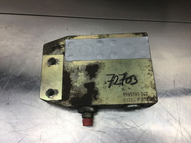 Liebherr Valve Distribution Block - Hidravlika: slika 4 Liebherr Valve Distribution Block - Hidravlika: slika 4