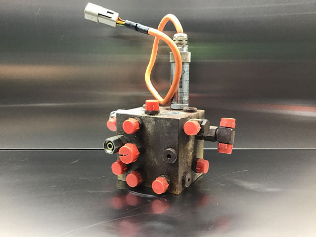 Liebherr Valve Distribution Block - Hidravlika: slika 4 Liebherr Valve Distribution Block - Hidravlika: slika 4