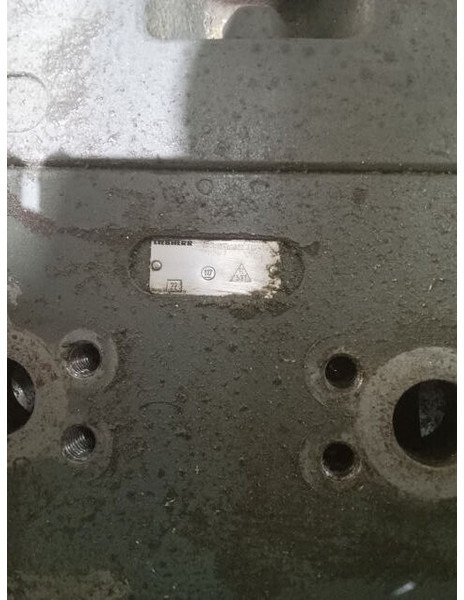 Liebherr Valveblock 964C - Blok cilindra: slika 1 Liebherr Valveblock 964C - Blok cilindra: slika 1