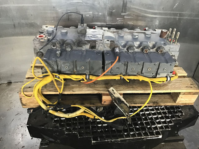 Liebherr Valveblock - Blok cilindra: slika 1 Liebherr Valveblock - Blok cilindra: slika 1