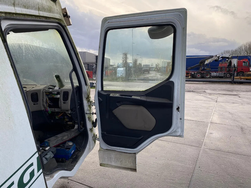 Tovornjak-šasija Renault Premium Cabine: slika 7