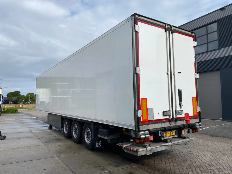 Schmitz Cargobull SCB*3SB Frigo/ Thermo King SLXi 300 / Laadklep / 3415 hours! - Polprikolica hladilnik: slika 3 Schmitz Cargobull SCB*3SB Frigo/ Thermo King SLXi 300 / Laadklep / 3415 hours! - Polprikolica hladilnik: slika 3