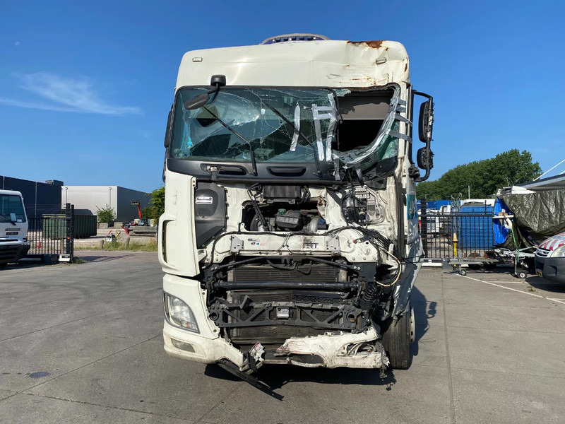 DAF XF 106.460 SC / Damaged / Stand Airco - Vlačilec: slika 2 DAF XF 106.460 SC / Damaged / Stand Airco - Vlačilec: slika 2