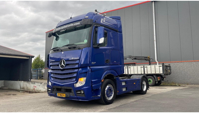 Vlačilec Mercedes-Benz Actros 1945 ADR + Full Spoilers + Koelkast: slika 1