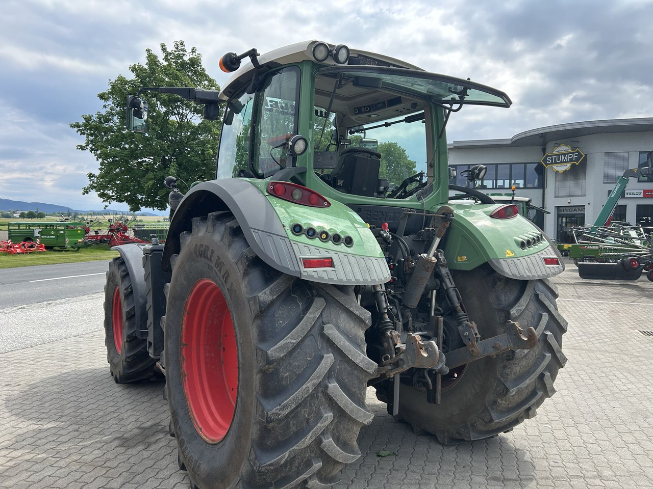 Fendt 724 Vario - Traktor: slika 4 Fendt 724 Vario - Traktor: slika 4