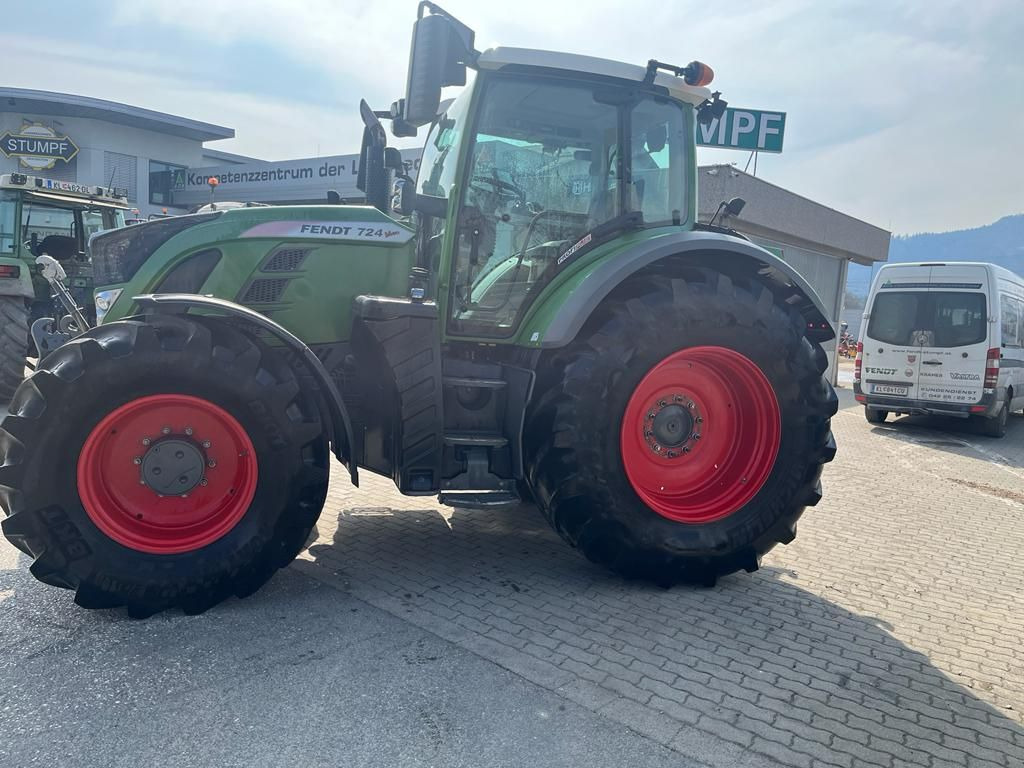 Fendt 724 Vario - Traktor: slika 4 Fendt 724 Vario - Traktor: slika 4