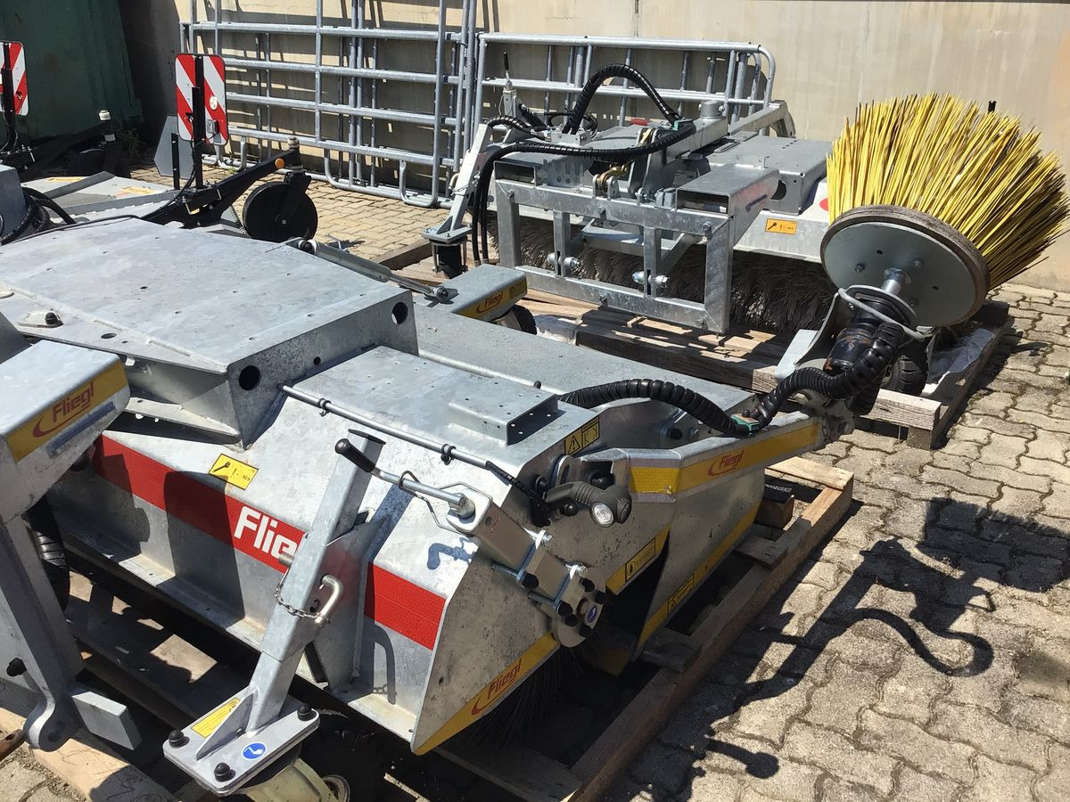 Fliegl Profi 2300 - Metla: slika 3 Fliegl Profi 2300 - Metla: slika 3
