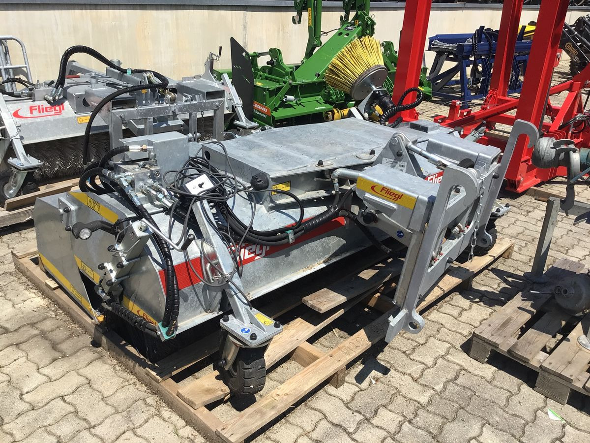 Fliegl Profi 2300 - Metla: slika 1 Fliegl Profi 2300 - Metla: slika 1
