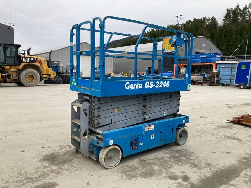 Genie GS 3246 - Škarjasta dvižna ploščad: slika 4 Genie GS 3246 - Škarjasta dvižna ploščad: slika 4