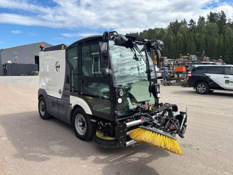 Mathieu MC-210 Azura Flex Street Sweeper - Vozilo za pometanje: slika 2 Mathieu MC-210 Azura Flex Street Sweeper - Vozilo za pometanje: slika 2