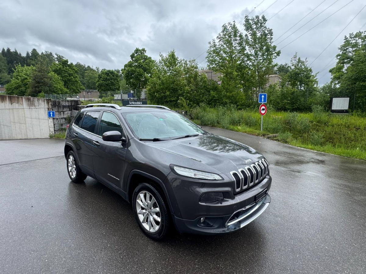 JEEP Cherokee 2.2 TD - Kombilimuzina: slika 2 JEEP Cherokee 2.2 TD - Kombilimuzina: slika 2