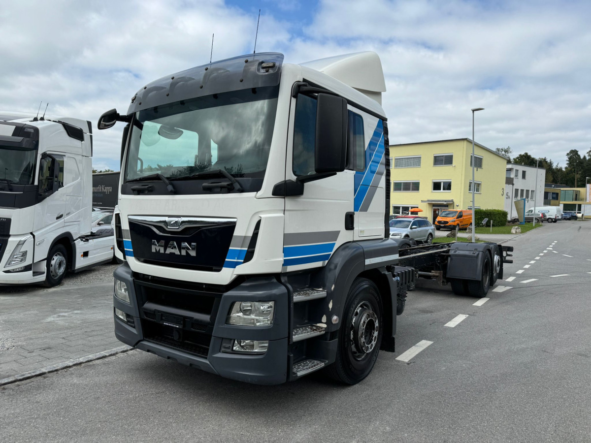 MAN TGS 26.440 6x2 Chassis - Tovornjak-šasija: slika 1 MAN TGS 26.440 6x2 Chassis - Tovornjak-šasija: slika 1