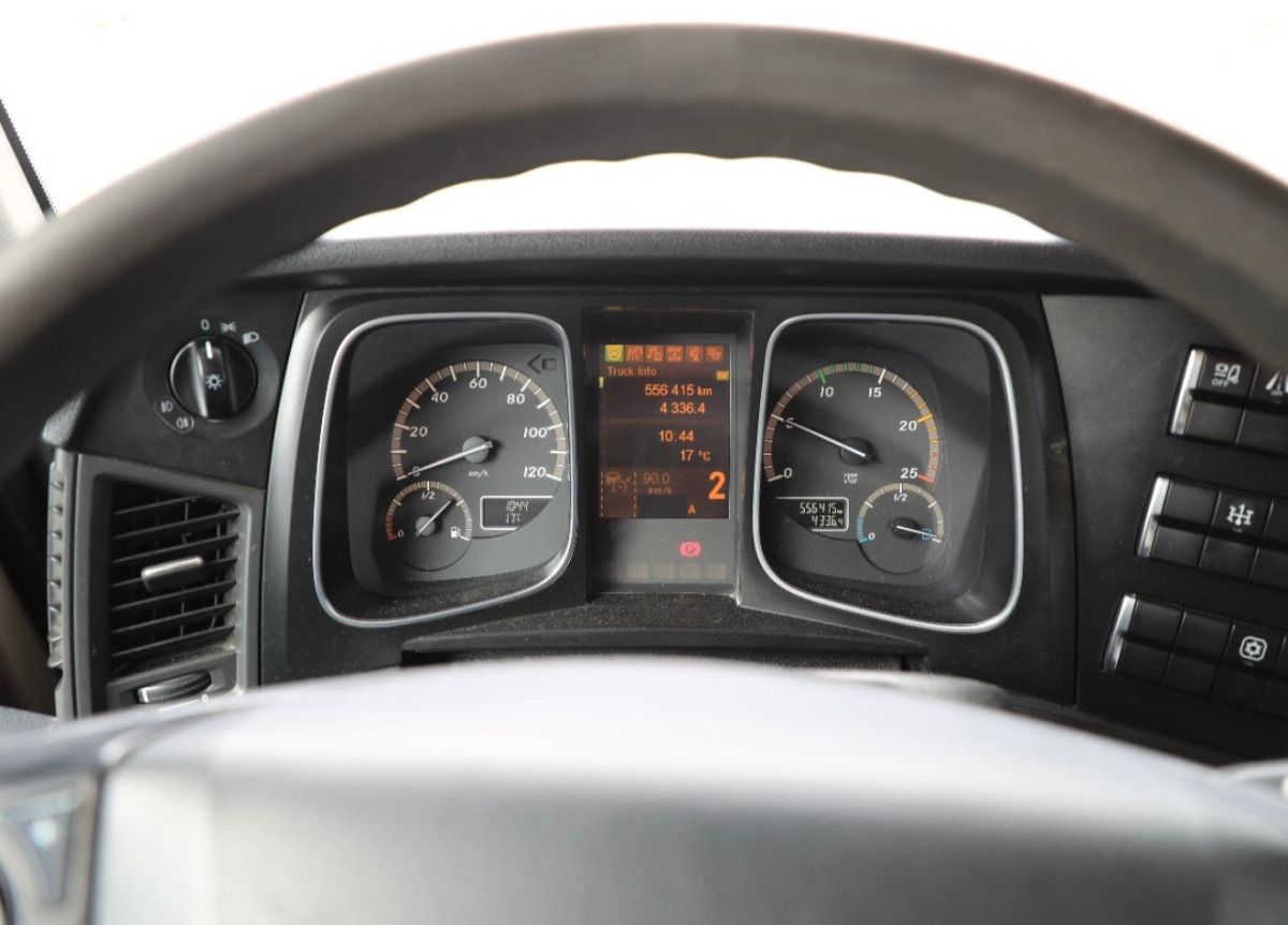 MERCEDES Actros 2548 6x2 - Tovornjak-šasija: slika 5 MERCEDES Actros 2548 6x2 - Tovornjak-šasija: slika 5