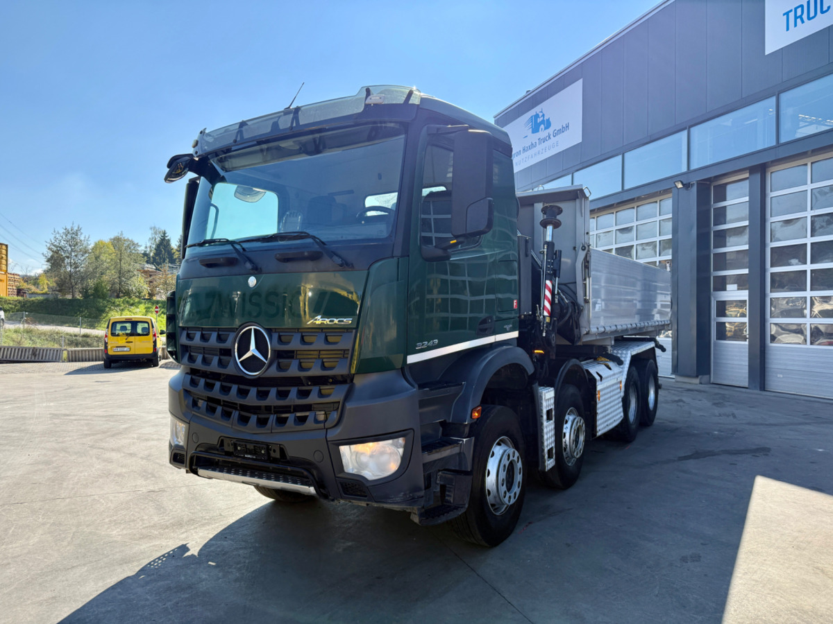 MERCEDES Arocs 3242 8x4 Hiab 166-4 - Tovornjak prekucnik, Tovornjak z dvigalom: slika 2 MERCEDES Arocs 3242 8x4 Hiab 166-4 - Tovornjak prekucnik, Tovornjak z dvigalom: slika 2