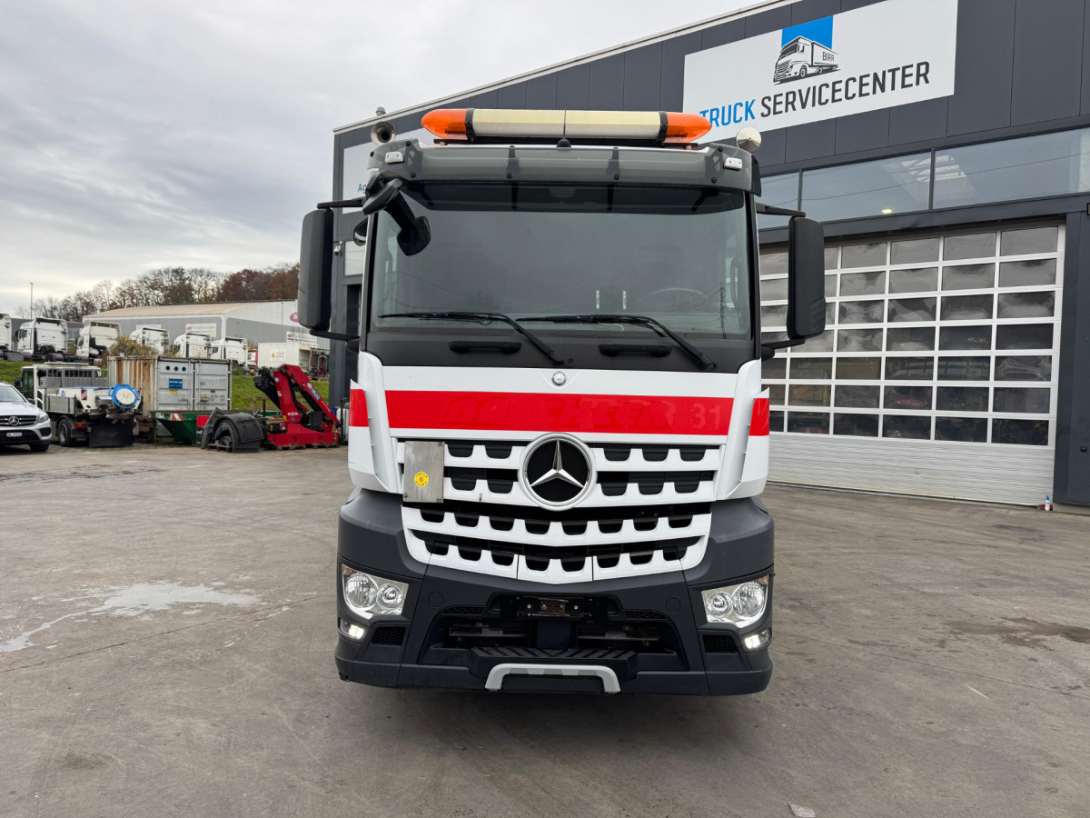 MERCEDES Arocs 3251 8x4 Fassi 660 6-6 - Tovornjak z dvigalom: slika 3 MERCEDES Arocs 3251 8x4 Fassi 660 6-6 - Tovornjak z dvigalom: slika 3