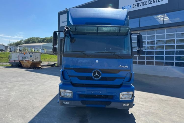 Mercedes-Benz Axor 1833 4x2 - Tovornjak s ponjavo: slika 2 Mercedes-Benz Axor 1833 4x2 - Tovornjak s ponjavo: slika 2