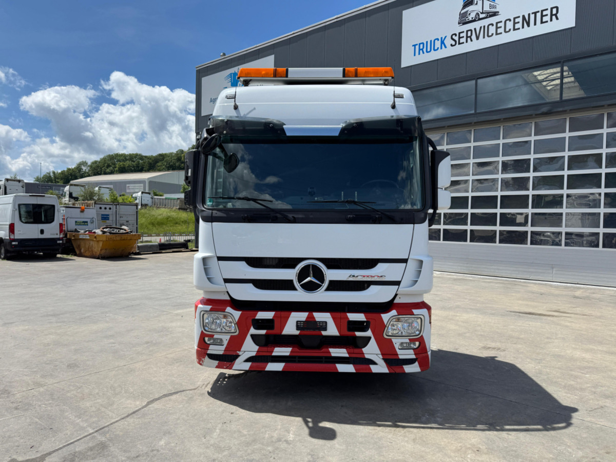MERCEDES Actros 1848 4x2 - Vlačilec: slika 2 MERCEDES Actros 1848 4x2 - Vlačilec: slika 2