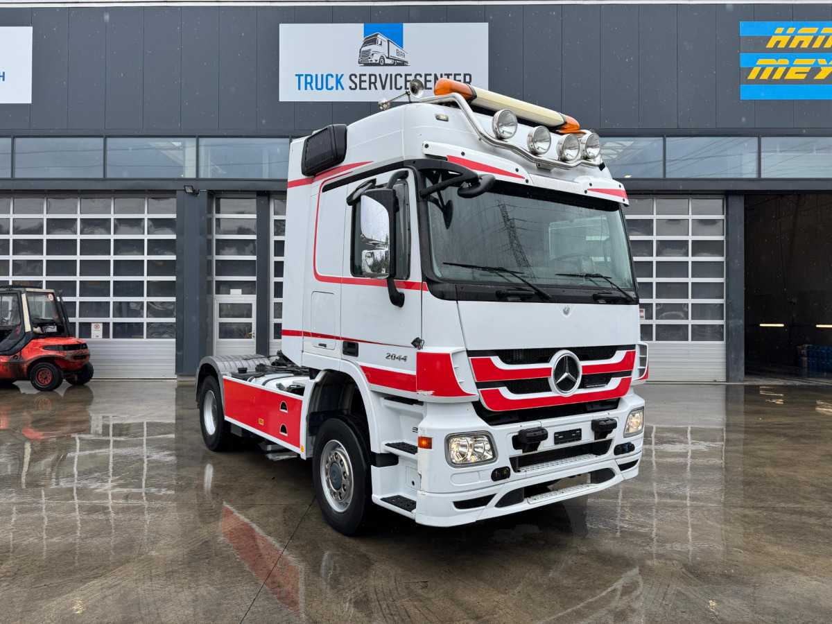 MERCEDES Actros 2044 4x4 - Vlačilec: slika 3 MERCEDES Actros 2044 4x4 - Vlačilec: slika 3