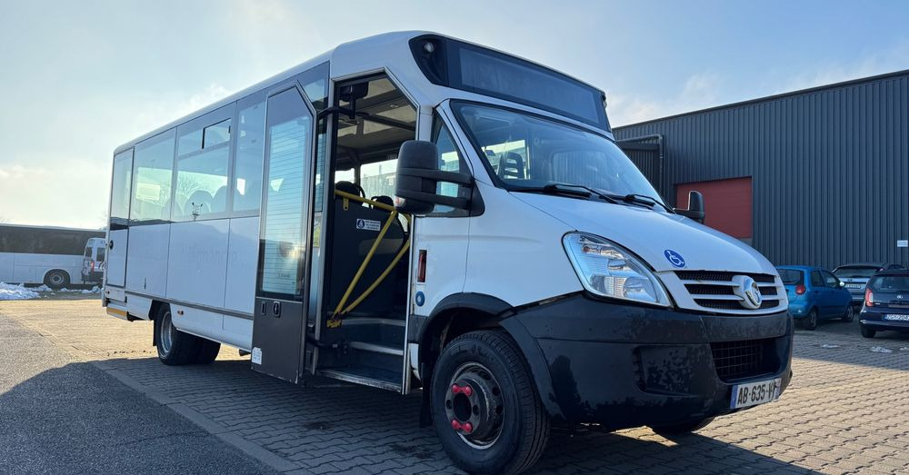 Iveco Aptineo / mała klima / 28 miejsc / winda / CENA: 67500 zł netto - Minibus, Potniški kombi: slika 1 Iveco Aptineo / mała klima / 28 miejsc / winda / CENA: 67500 zł netto - Minibus, Potniški kombi: slika 1