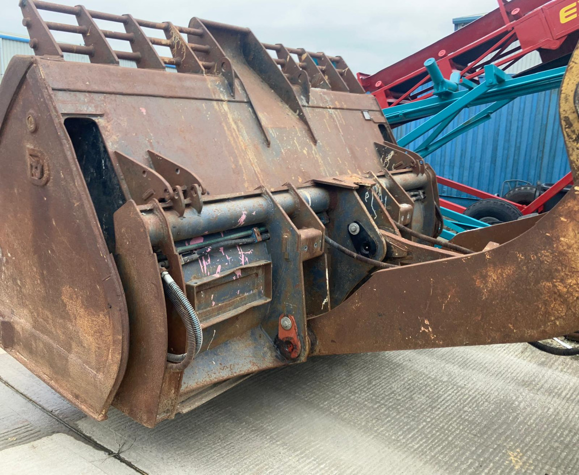 CASE 821C - Kolesni nakladalec: slika 5 CASE 821C - Kolesni nakladalec: slika 5