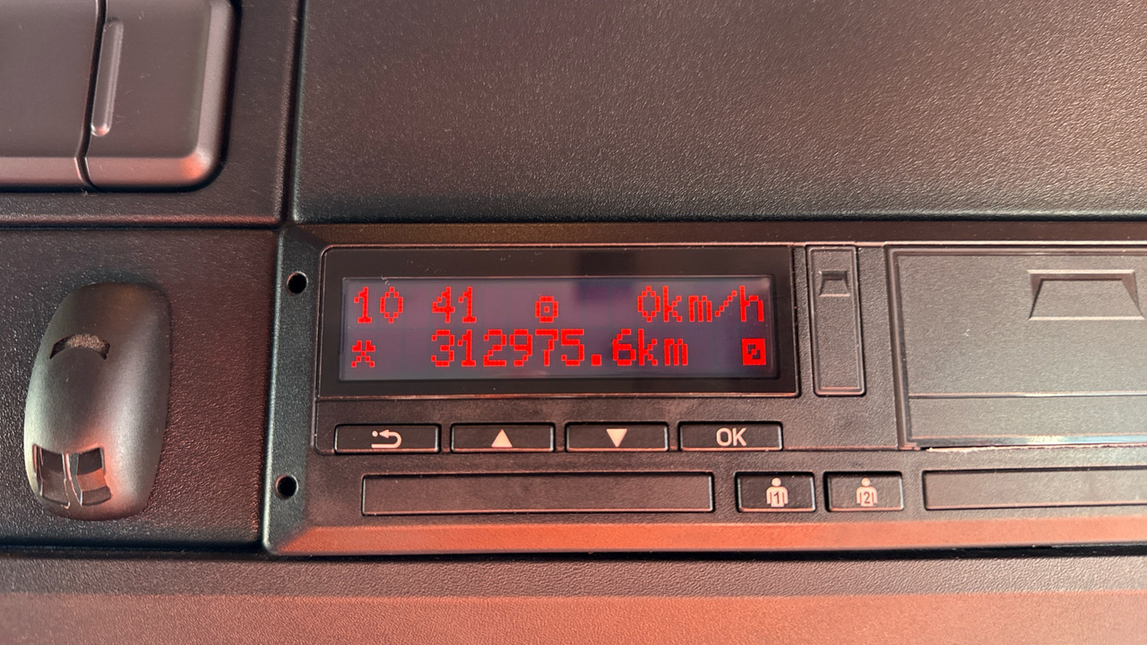 Tovornjak zabojnik DAF CF 260: slika 9