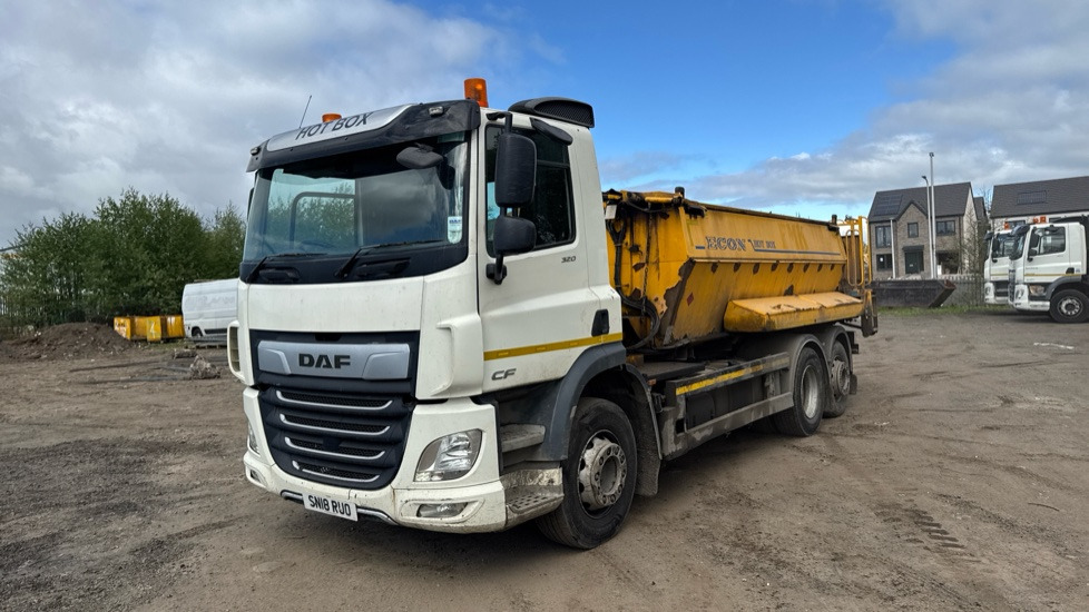 DAF CF 320 EURO 6 26 TONNE - Stroj za asfalterska dela: slika 2 DAF CF 320 EURO 6 26 TONNE - Stroj za asfalterska dela: slika 2