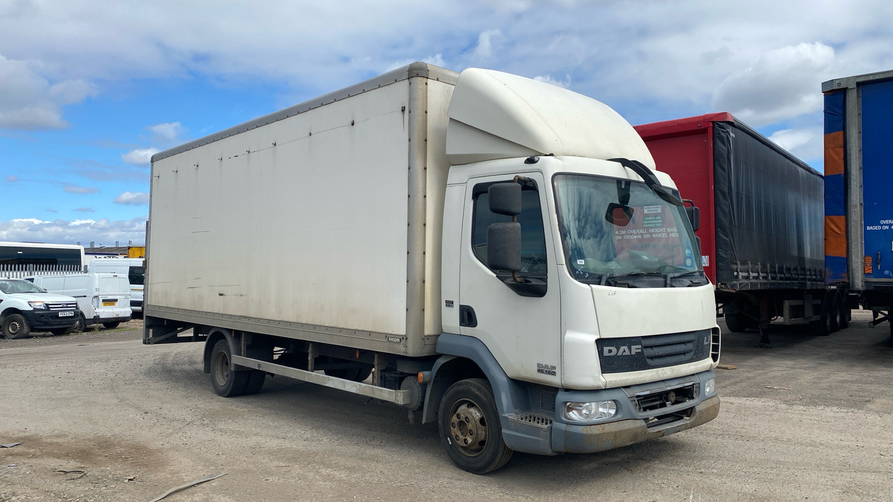 DAF LF 45.160 - Tovornjak zabojnik: slika 2 DAF LF 45.160 - Tovornjak zabojnik: slika 2