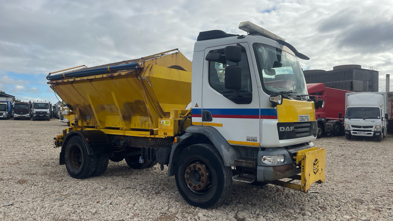 DAF LF 55.220 - Vozilo za zimsko službo: slika 1 DAF LF 55.220 - Vozilo za zimsko službo: slika 1