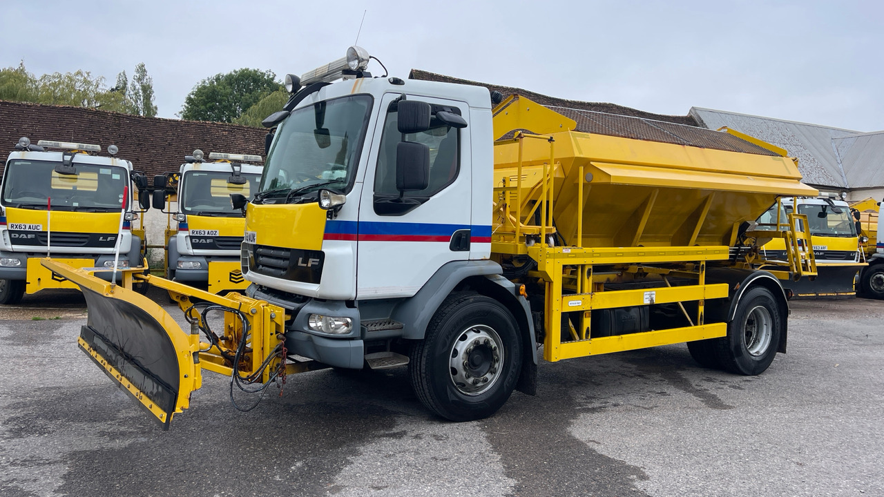 DAF LF 55.220 - Vozilo za zimsko službo: slika 2 DAF LF 55.220 - Vozilo za zimsko službo: slika 2