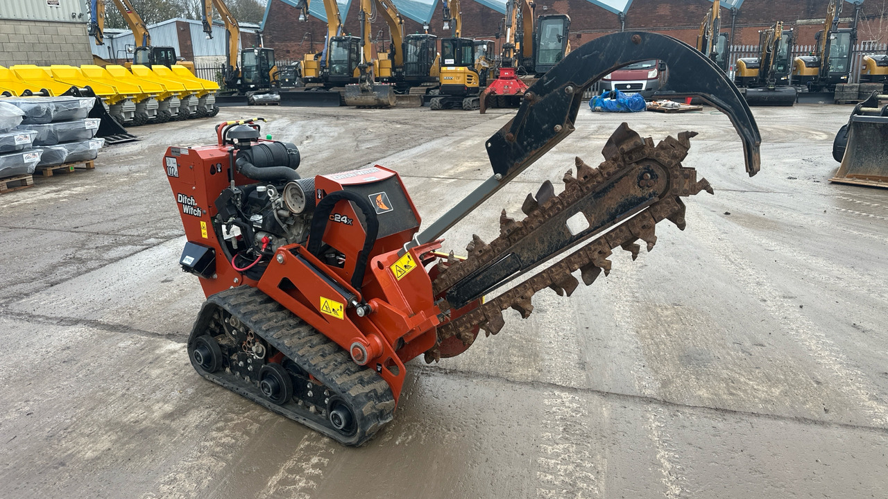 DITCH WITCH C24X - Drugi stroj: slika 2 DITCH WITCH C24X - Drugi stroj: slika 2