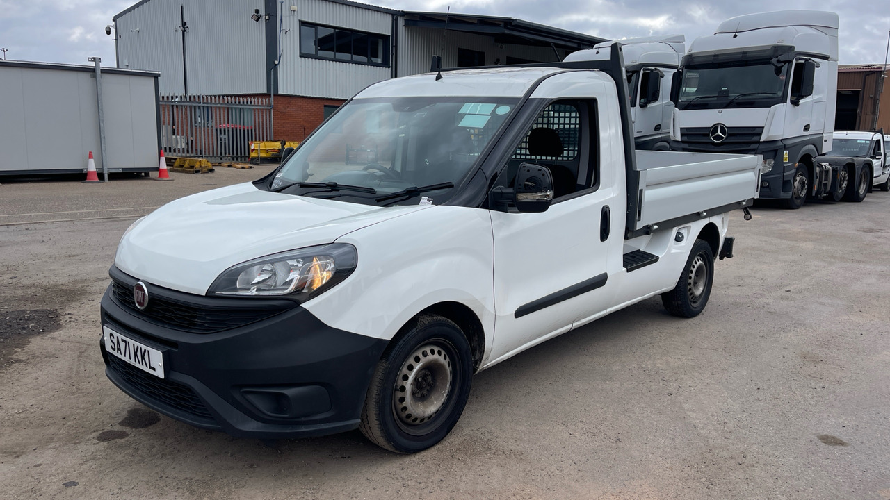 FIAT DOBLO CARGO 16V 1.6 MULTIJET - Dostavno vozilo s kesonom: slika 2 FIAT DOBLO CARGO 16V 1.6 MULTIJET - Dostavno vozilo s kesonom: slika 2