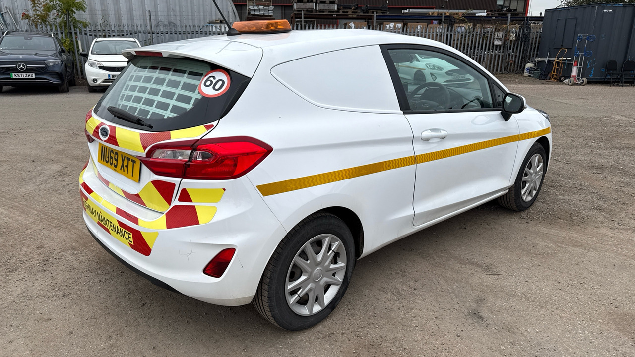 FORD FIESTA 1.5 TDCi - Avtomobil: slika 4 FORD FIESTA 1.5 TDCi - Avtomobil: slika 4