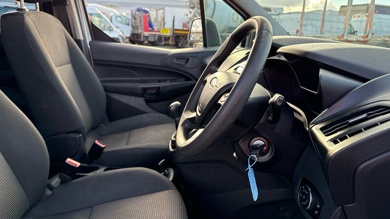 FORD GRAND TOURNEO CONNECT 1.5 TDCI - Avtomobil: slika 5 FORD GRAND TOURNEO CONNECT 1.5 TDCI - Avtomobil: slika 5