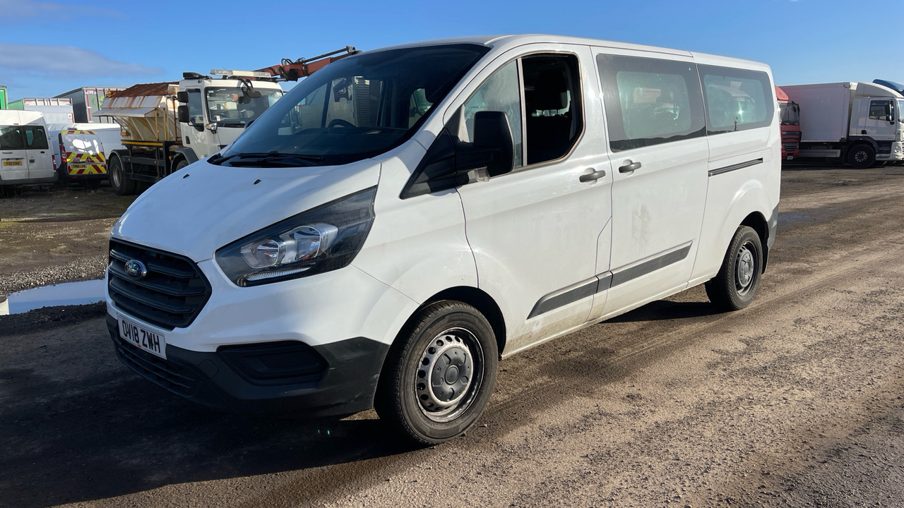 FORD TRANSIT CUSTOM 2.0 TDCi 130ps Low Roof Kombi Van - Dostavno vozilo z dvojno kabino: slika 2 FORD TRANSIT CUSTOM 2.0 TDCi 130ps Low Roof Kombi Van - Dostavno vozilo z dvojno kabino: slika 2