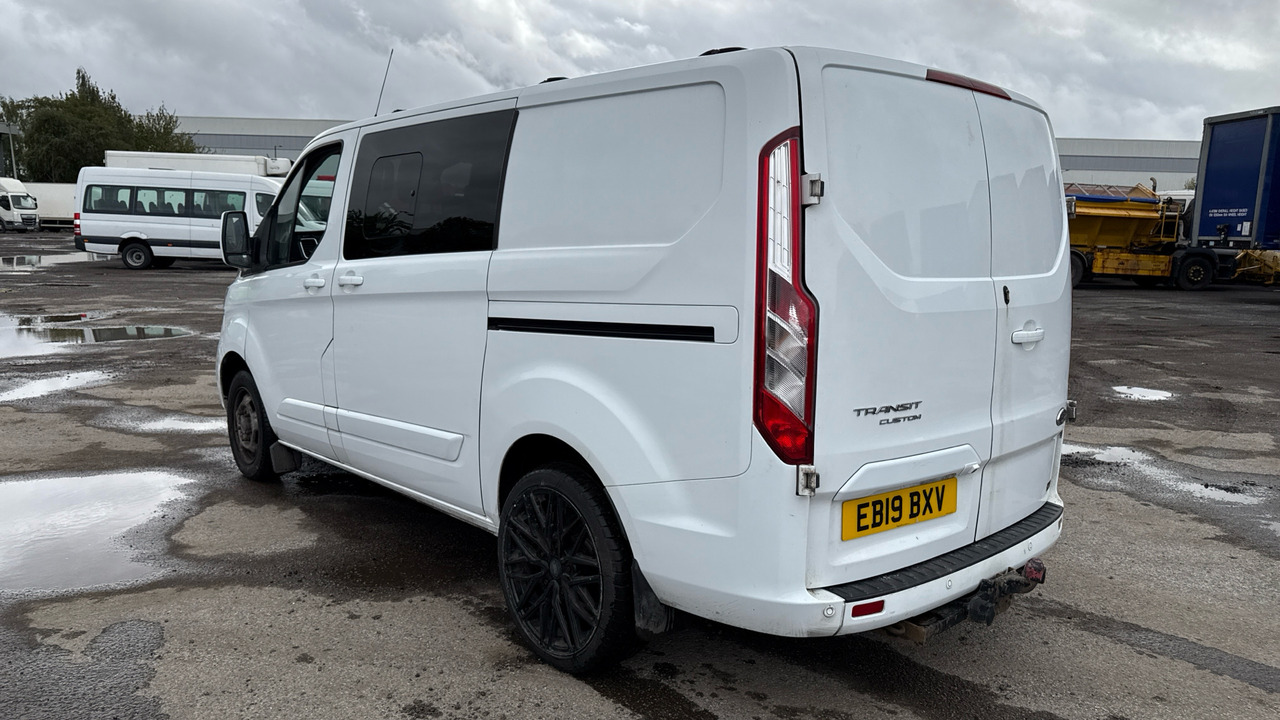 FORD TRANSIT CUSTOM 300 2.0 ECOBLUE 130PS - Dostavno vozilo z dvojno kabino: slika 3 FORD TRANSIT CUSTOM 300 2.0 ECOBLUE 130PS - Dostavno vozilo z dvojno kabino: slika 3