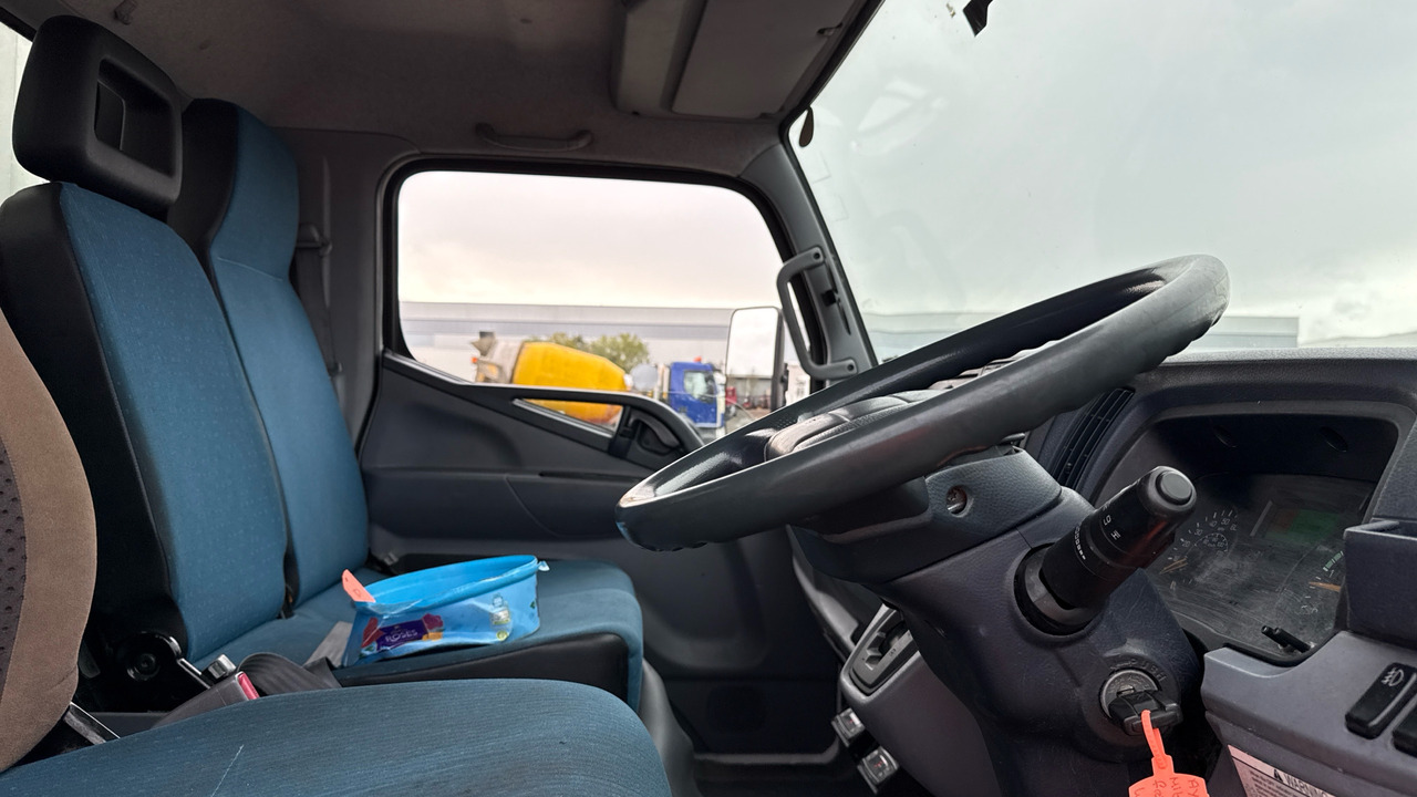 FUSO CANTER 7C15 - Tovornjak hladilnik: slika 5 FUSO CANTER 7C15 - Tovornjak hladilnik: slika 5