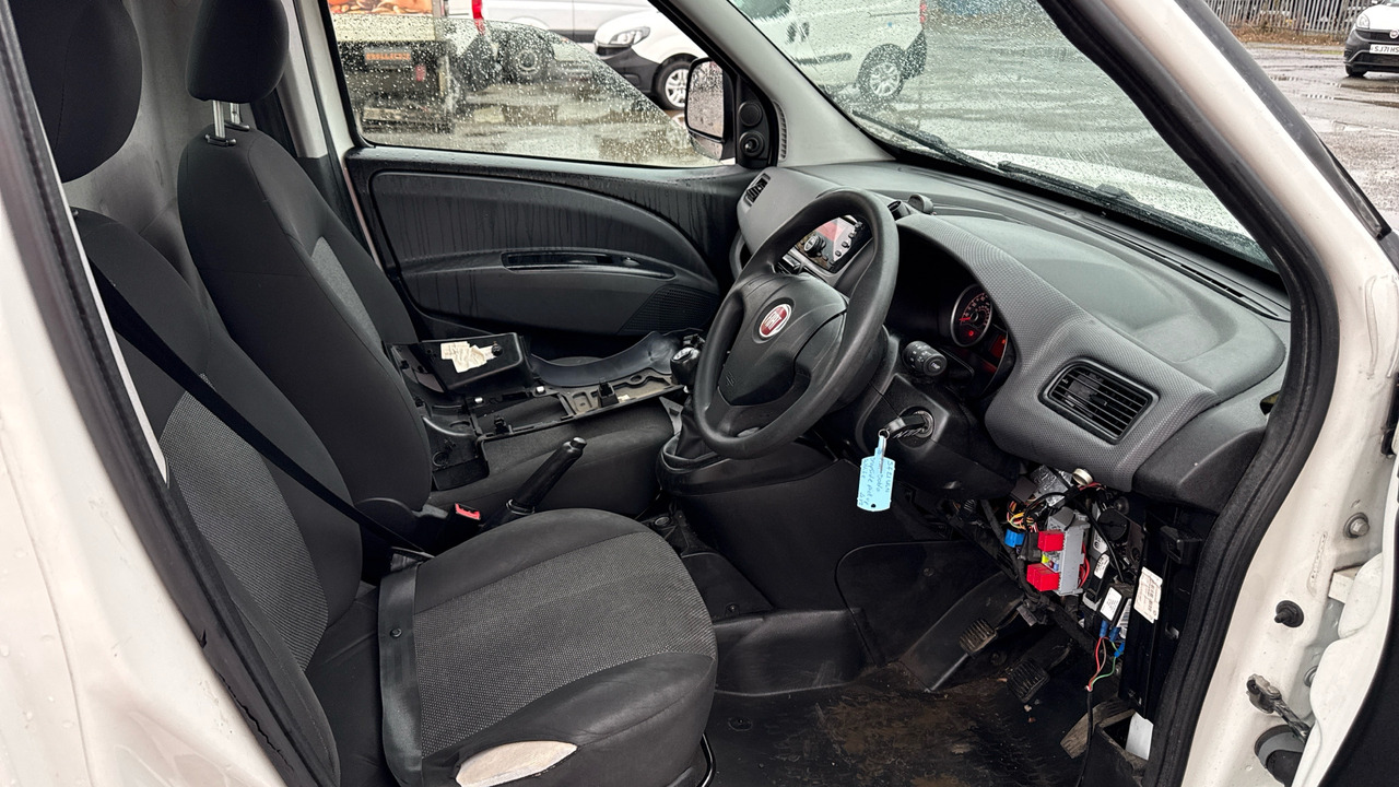 Fiat Doblo Work Up 1.6 MULTIJET 16V II - Dostavno vozilo s kesonom: slika 5 Fiat Doblo Work Up 1.6 MULTIJET 16V II - Dostavno vozilo s kesonom: slika 5