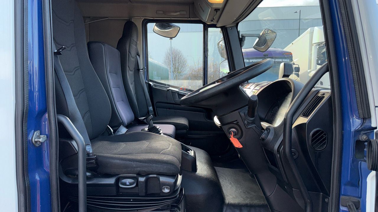 IVECO EUROCARGO 120E - Tovornjak s ponjavo: slika 5 IVECO EUROCARGO 120E - Tovornjak s ponjavo: slika 5