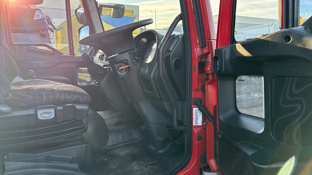 IVECO EUROCARGO 75E16 - Tovornjak zabojnik: slika 5 IVECO EUROCARGO 75E16 - Tovornjak zabojnik: slika 5