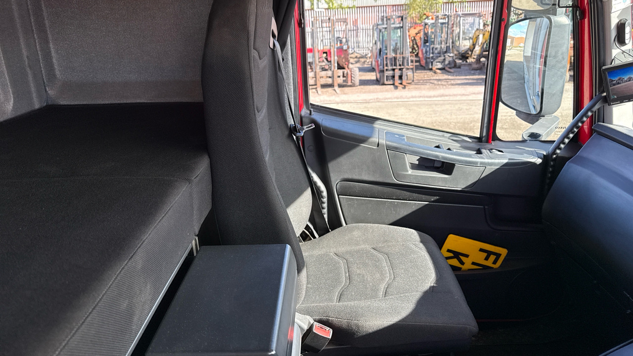 Tovornjak s ponjavo IVECO STRALIS 310: slika 8