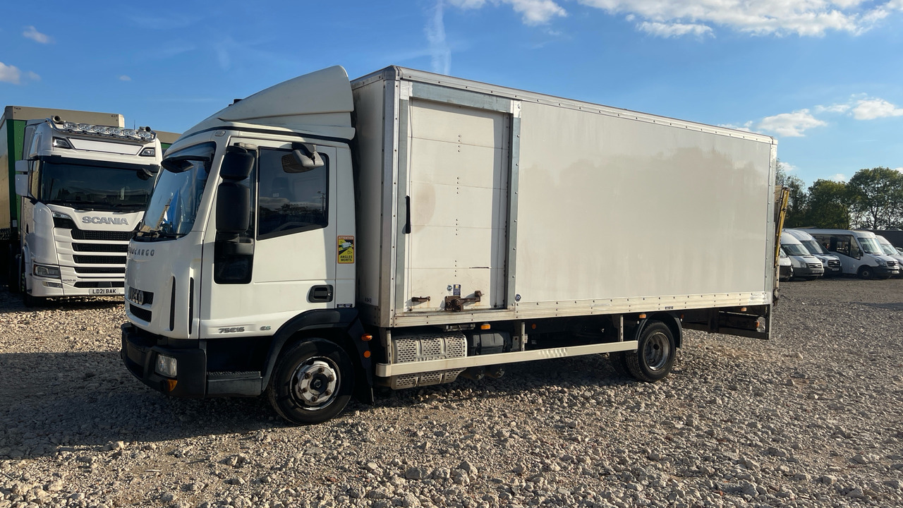 Iveco Eurocargo 75E16 - Tovornjak zabojnik: slika 2 Iveco Eurocargo 75E16 - Tovornjak zabojnik: slika 2
