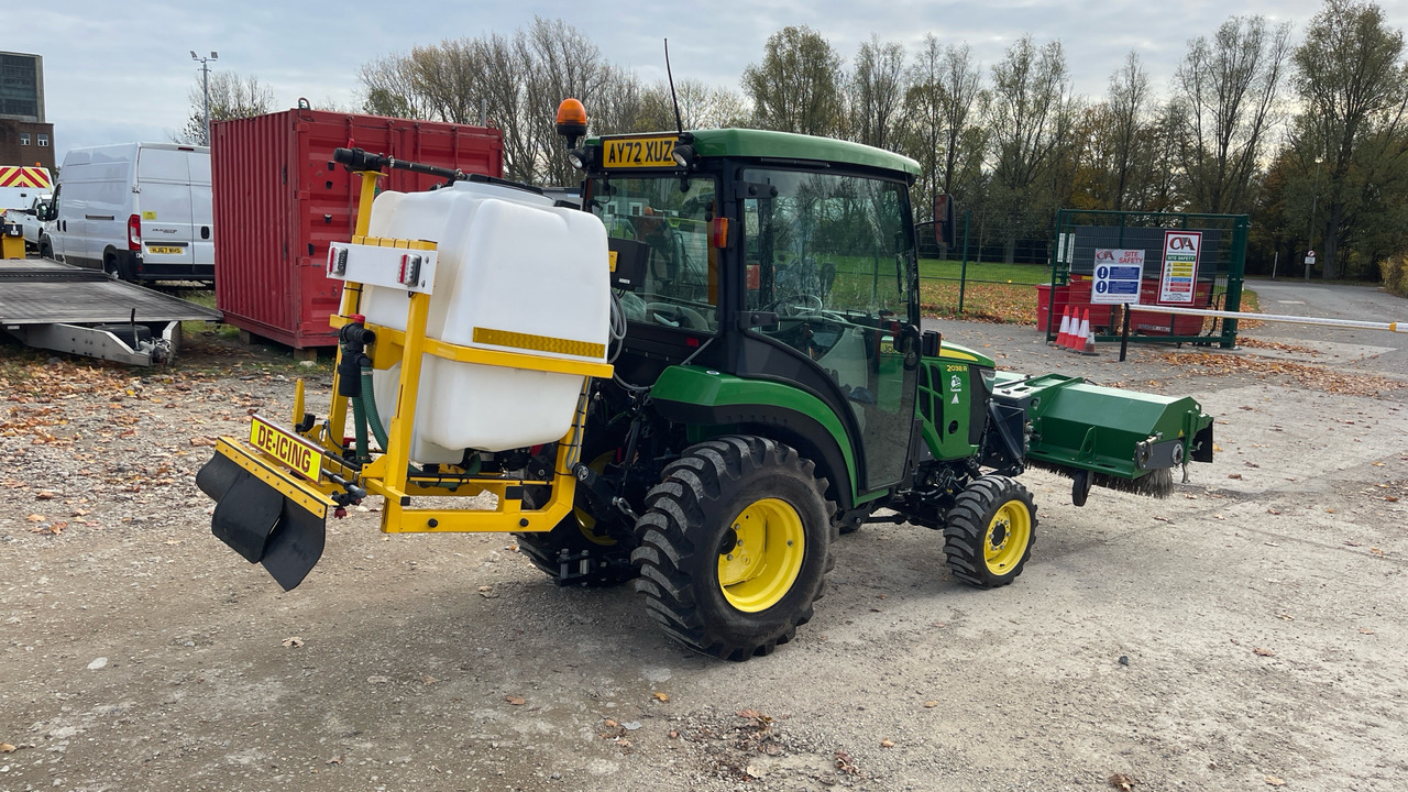 JOHN DEERE 2038R - Traktor: slika 4 JOHN DEERE 2038R - Traktor: slika 4