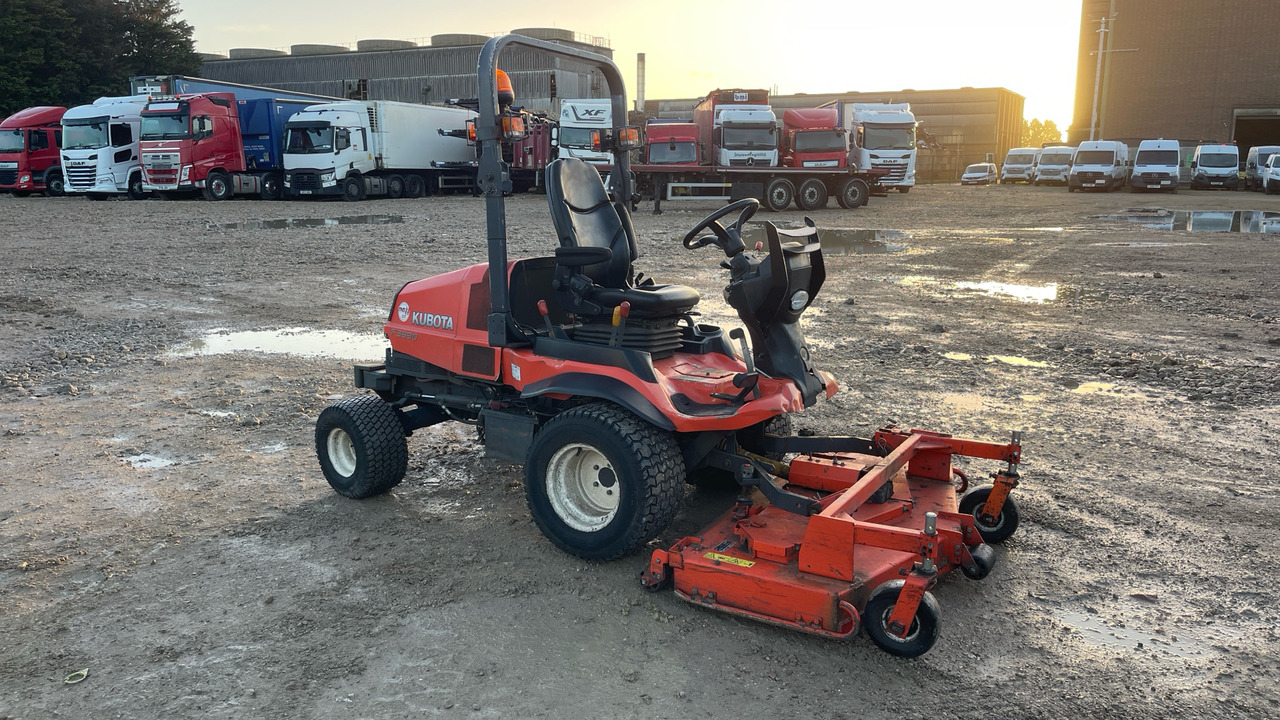 KUBOTA F3890 - Vrtna kosilnica: slika 2 KUBOTA F3890 - Vrtna kosilnica: slika 2